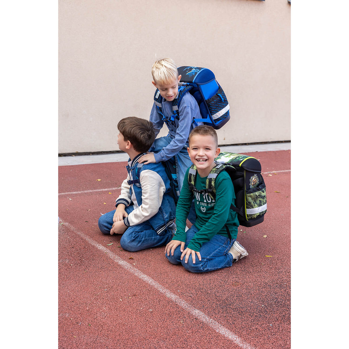 Belmil Classy Lost World (4 pcs) Ergonomic School Bag Set for Boys with padded shoulder straps for comfort.