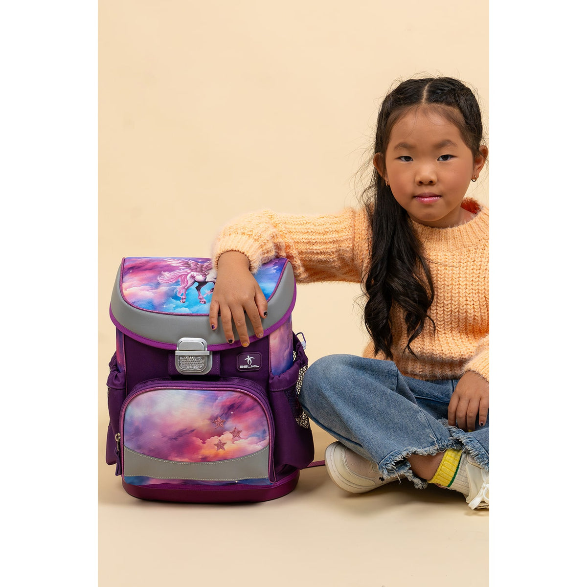 Belmil Mini-Fit Ergonomisches Schulranzen-Set „Pegasus“ Design + Einhorn-Regenmantel – 5-teiliges kompaktes und bequemes Set für Mädchen