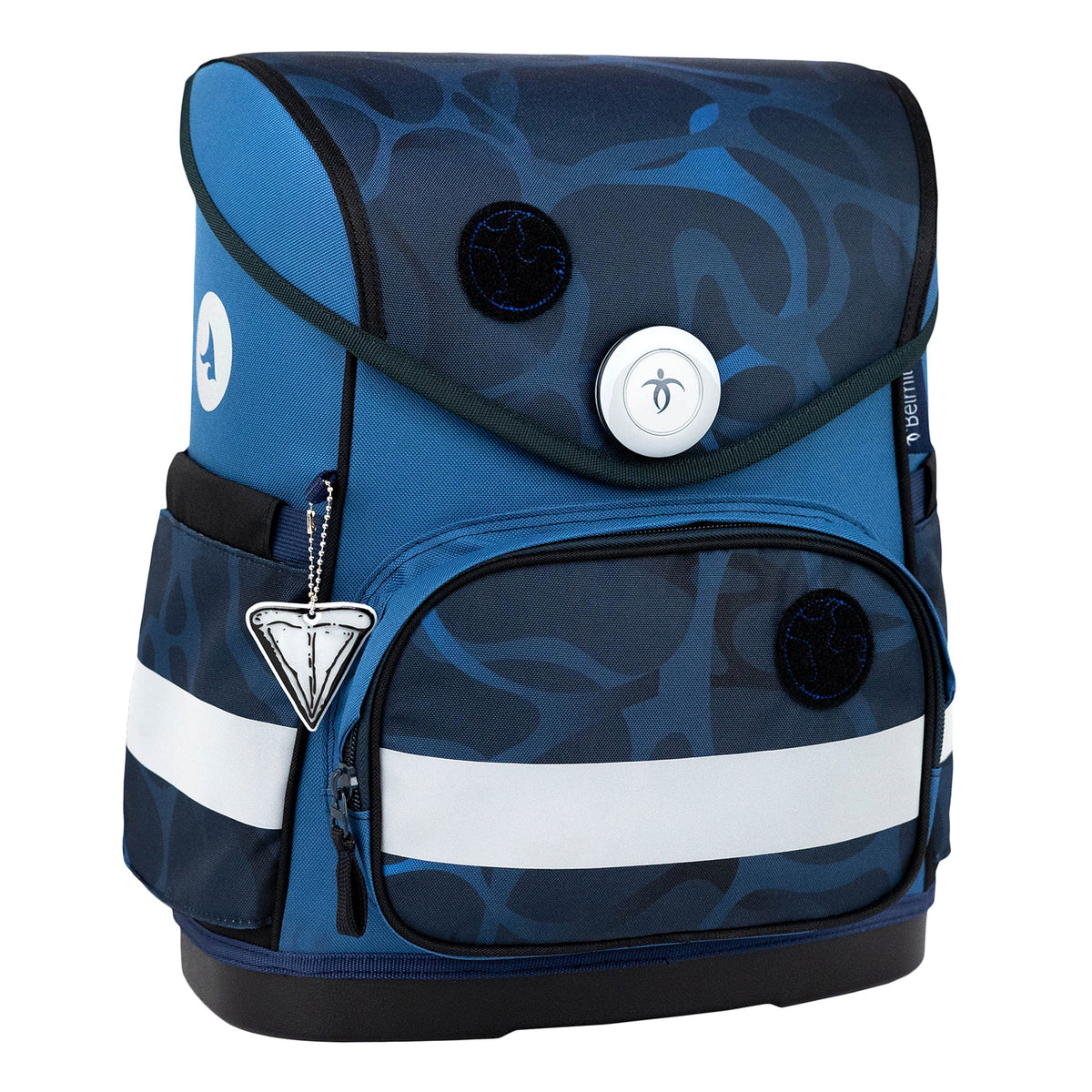 Adjustable shoulder straps of the Belmil Compact Ergonomic School Bag Set ‘Wave Storm’, designed for easy customization for boys.