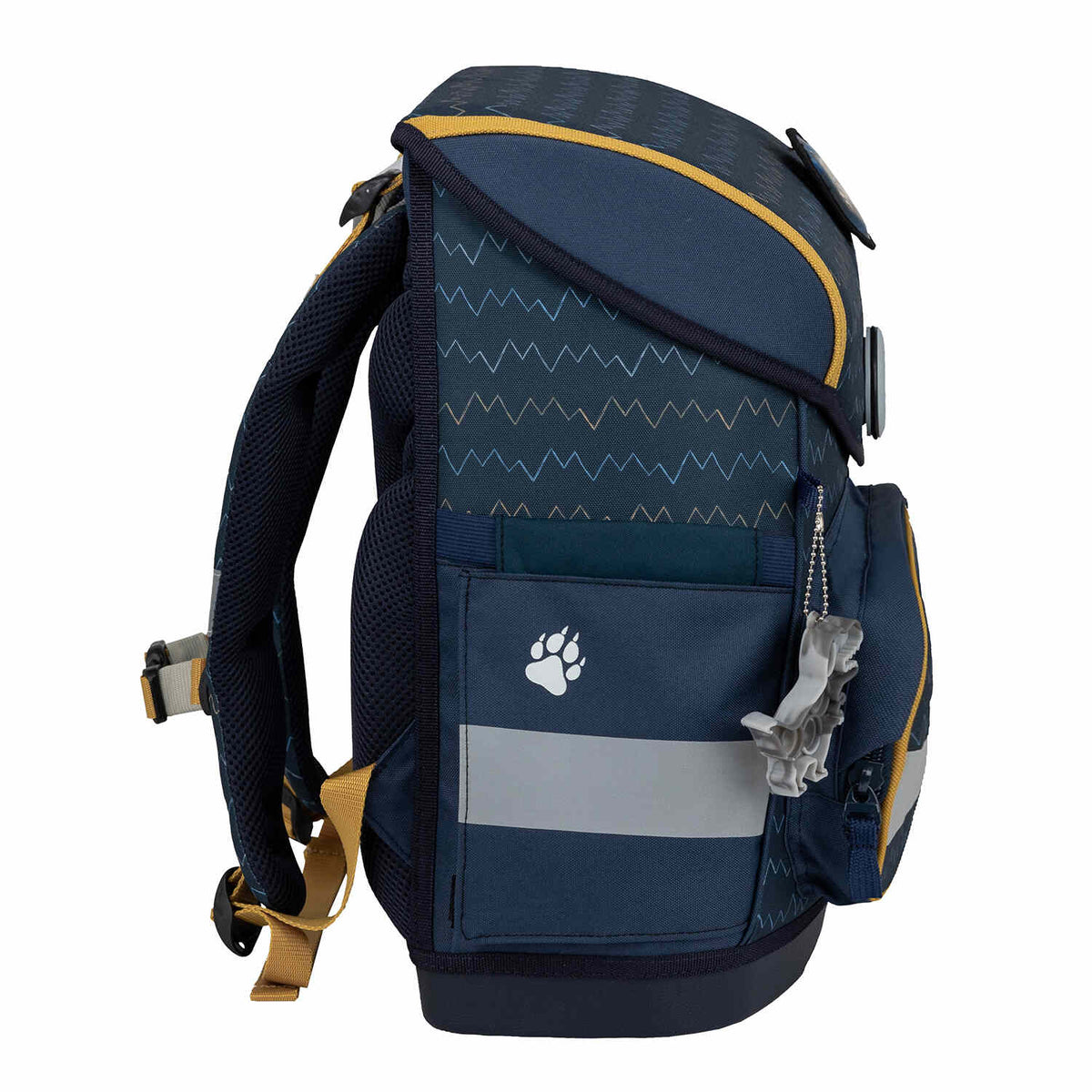 Belmil Compact Wolves School Bag Set – 5-Piece Ergonomic Backpack with AGR Certificate, Fidlock Buckle & 4 Decorative Patches in a natural setting, ideal for adventure-loving kids.