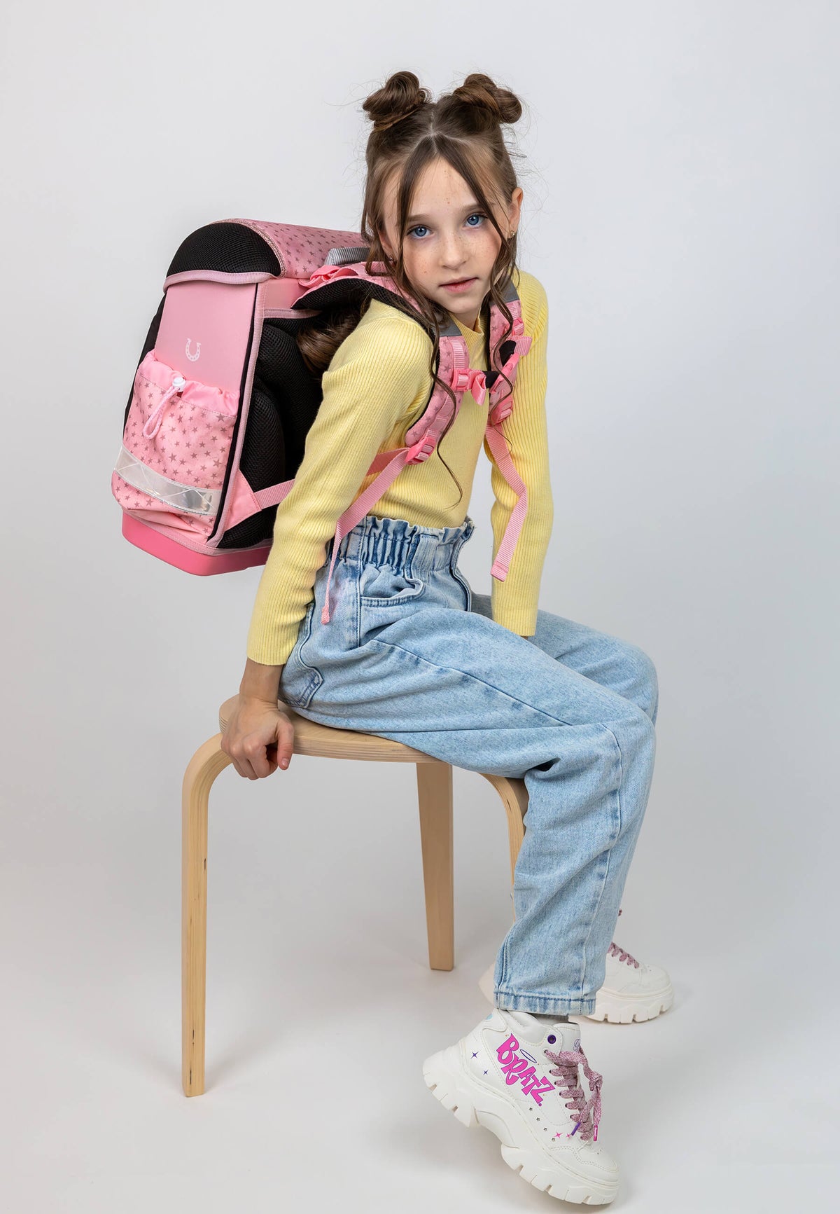 The Ergonomic School Bag Set for Girls – Belmil Classy Star Horses (5 pcs) includes a lightweight school bag and its organized interior.
